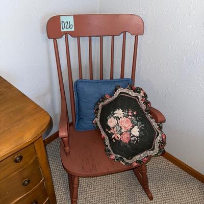 D26-Antique rocker w/ pillows