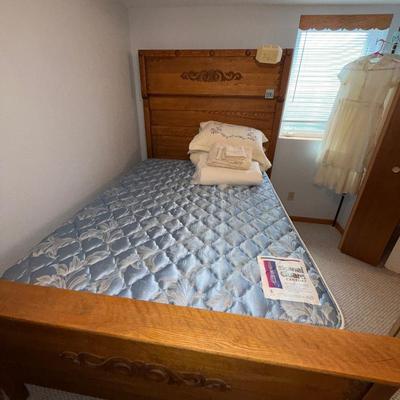 D30-Full size Bed w/ mattress + bedding