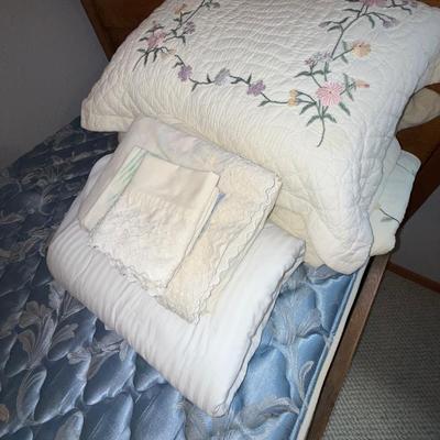 D30-Full size Bed w/ mattress + bedding