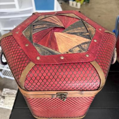 Four Matching Decorative Hat Boxes (PB-BM)