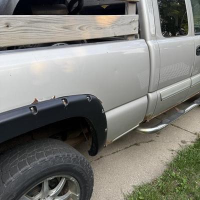 Sale Photo Thumbnail #217: O20-2005 Chevy 2500 HD Extended cab truck. Runs and drives, clean title, 320,431 miles.