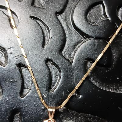 14K GOLD CHAIN AND CHUNK OF GOLD PENDANT 4.50g