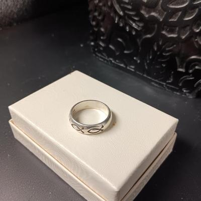 STERLING SILVER RING WITH ICHTHYS MARKED "BSD" 6.07g SIZE 8 1/2