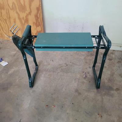 Large Gardening Supply Lot (G-EL)