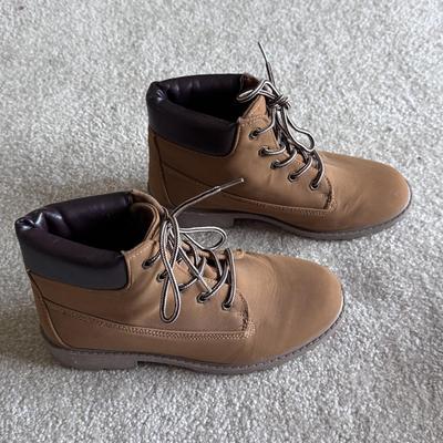 White Mountain, JBU, Carolina Shoes, and More Women’s Boots, Sizes 8-9 1/2 (PC-DZ)