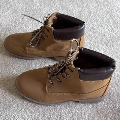 White Mountain, JBU, Carolina Shoes, and More Women’s Boots, Sizes 8-9 1/2 (PC-DZ)