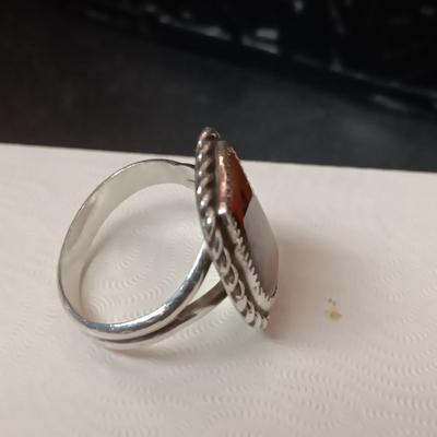 EARLY NAVAJO STERLING SILVER RING WITH PETRIFIED WOOD SIZE 8