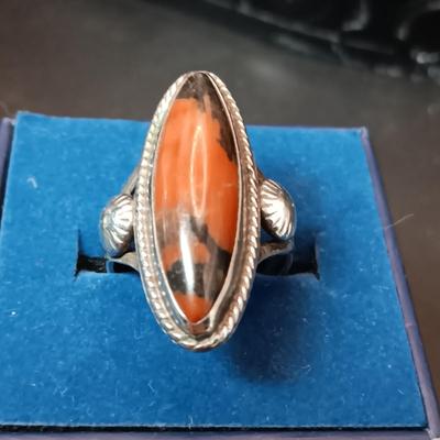 EARLY NAVAJO STERLING SILVER RING WITH PETRIFIED WOOD SIZE 7