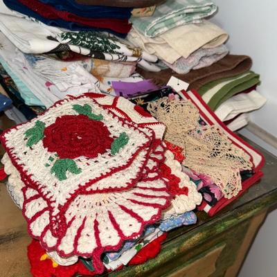Sale Photo Thumbnail #346: U30-Misc linens