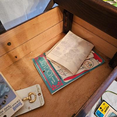 Vintage Oak Sewing Caddy plus Contents (BF2-JS)