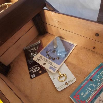 Vintage Oak Sewing Caddy plus Contents (BF2-JS)
