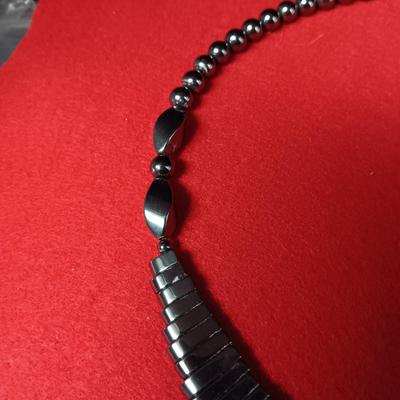 GENUINE HEMATITE FANNED NECKLACE