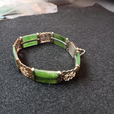 GENUINE JADE AND GOLD TONE BRACELET