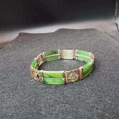 GENUINE JADE AND GOLD TONE BRACELET