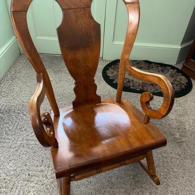 Lot 999LR: Vintage Maple Tell City (Indiana) rocking chair