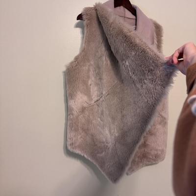 Collection of Faux Fur Vests from CeCe, Coaco New York, and More - Women’s Size XL (PC-DZ)