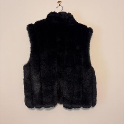 Collection of Faux Fur Vests from CeCe, Coaco New York, and More - Women’s Size XL (PC-DZ)