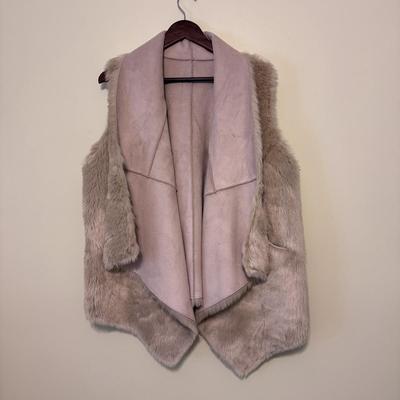 Collection of Faux Fur Vests from CeCe, Coaco New York, and More - Women’s Size XL (PC-DZ)