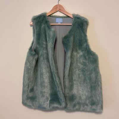 Collection of Faux Fur Vests from CeCe, Coaco New York, and More - Women’s Size XL (PC-DZ)