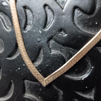 STERLING SILVER NECKLACE AND A NECKLACE DISPLAY FORM 7.74g