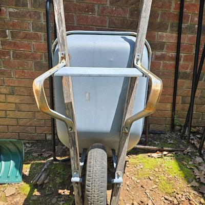 Wheel barrel