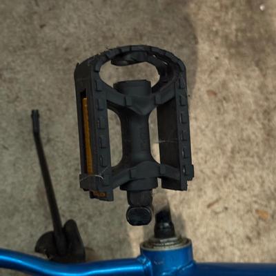 LOT 17: Huffy Turbulent Bicycle