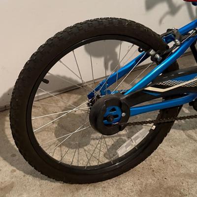 LOT 17: Huffy Turbulent Bicycle