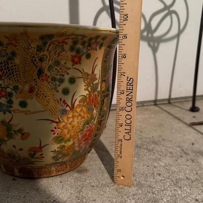 LOT 18G: Japanese Satsuma Style Porcelain Planter w/ Stand