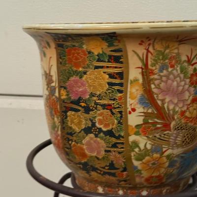 LOT 18G: Japanese Satsuma Style Porcelain Planter w/ Stand