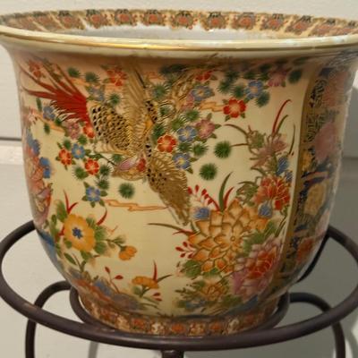 LOT 18G: Japanese Satsuma Style Porcelain Planter w/ Stand