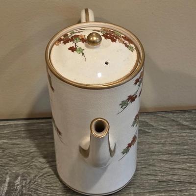 LOT 31D: Vintage Japanese Koshida Tea Set, Teapot, Lidded Sugar Bowl & Creamer, 6 Cups & 5 Saucers