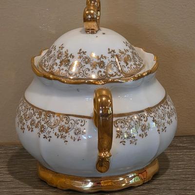 LOT 33D: Vintage Karamos Tea Set, Teapot, Lidded Sugar Bowl, Creamer, 9 Tea Cups, & 10 Saucers