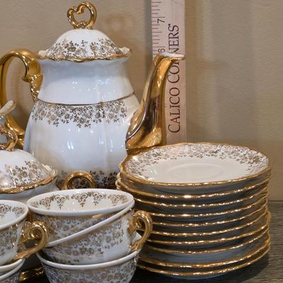 LOT 33D: Vintage Karamos Tea Set, Teapot, Lidded Sugar Bowl, Creamer, 9 Tea Cups, & 10 Saucers