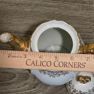 LOT 33D: Vintage Karamos Tea Set, Teapot, Lidded Sugar Bowl, Creamer, 9 Tea Cups, & 10 Saucers