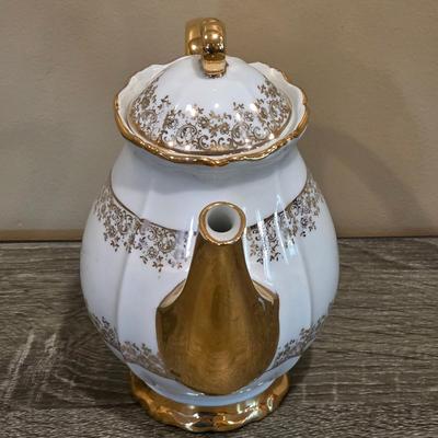 LOT 33D: Vintage Karamos Tea Set, Teapot, Lidded Sugar Bowl, Creamer, 9 Tea Cups, & 10 Saucers