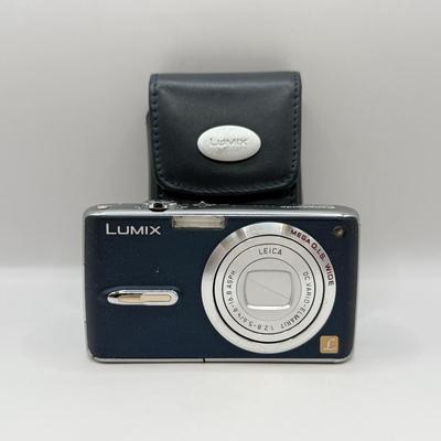 LOT 55D: Panasonic Lumix DMC-FX07 Digital Camera