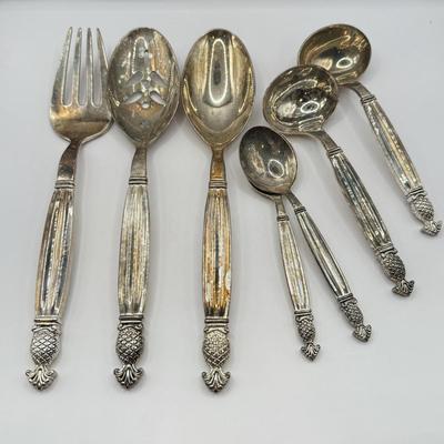 LOT 63D: Godinger Pineapple Serving Set