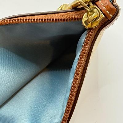 LOT 68D: Coach Wristlet