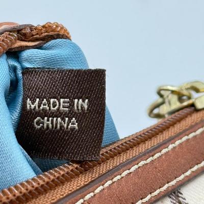 LOT 68D: Coach Wristlet