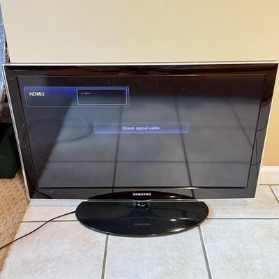 LOT 78F: Samsung 32” TV Model UN32C4000PD