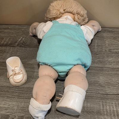 LOT 86K: Vintage Raggedy Ann & Andy Ragdolls & 1980's Coleco Cabbage Patch Kid Doll "Mannie Willie: