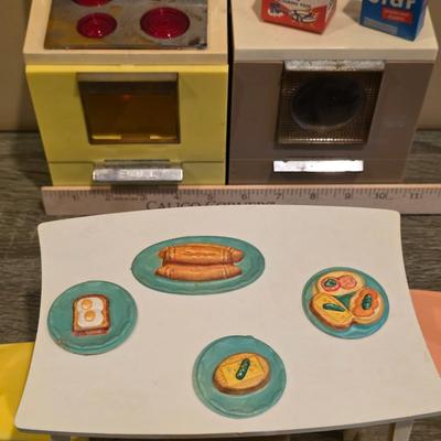 LOT 89K: Vintage 1960's Deluxe Reading Corp. Doll Dream Kitchen, Sink, Fridge, Stove/Oven, Washer, Table, 3 Chairs, 2 Countertop...