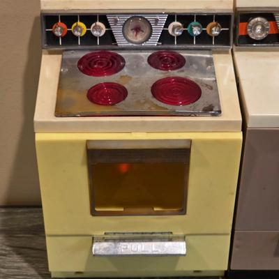 LOT 89K: Vintage 1960's Deluxe Reading Corp. Doll Dream Kitchen, Sink, Fridge, Stove/Oven, Washer, Table, 3 Chairs, 2 Countertop...