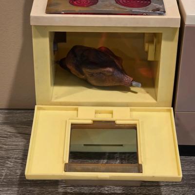 LOT 89K: Vintage 1960's Deluxe Reading Corp. Doll Dream Kitchen, Sink, Fridge, Stove/Oven, Washer, Table, 3 Chairs, 2 Countertop...