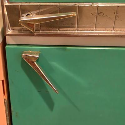 LOT 89K: Vintage 1960's Deluxe Reading Corp. Doll Dream Kitchen, Sink, Fridge, Stove/Oven, Washer, Table, 3 Chairs, 2 Countertop...