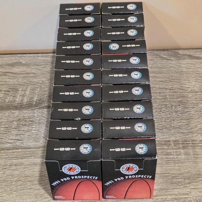 LOT 96K: 1991 Star Pics Basketball Cards Sealed Set of 20