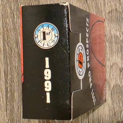 LOT 96K: 1991 Star Pics Basketball Cards Sealed Set of 20