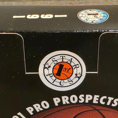 LOT 96K: 1991 Star Pics Basketball Cards Sealed Set of 20