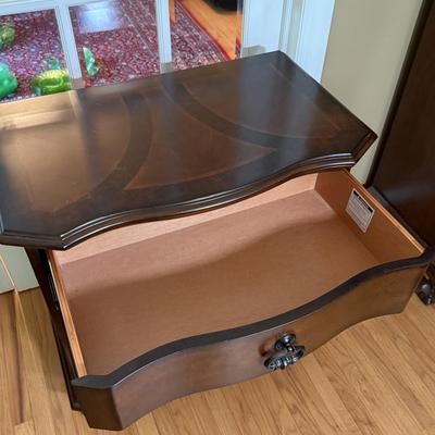 LOT 104L: Pembrook Bedroom Set: Upholstered Sleigh Bed, Bedroom Chest, Dresser w/ Mirror & Nightstand