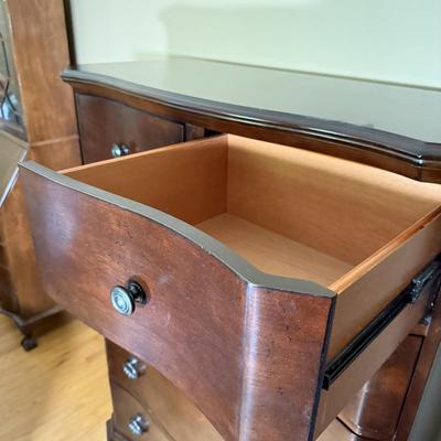 LOT 104L: Pembrook Bedroom Set: Upholstered Sleigh Bed, Bedroom Chest, Dresser w/ Mirror & Nightstand